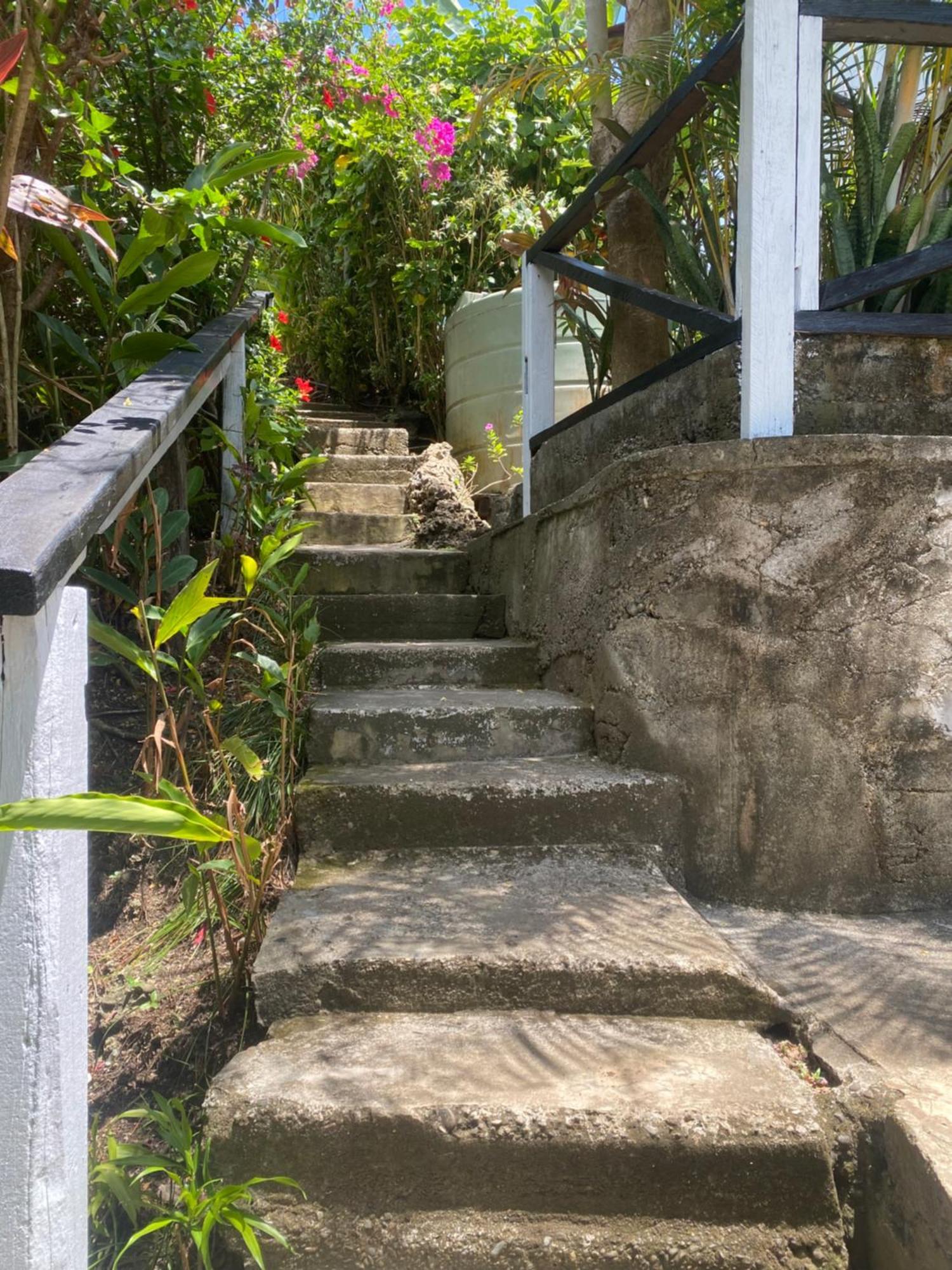 Island Home Honiara Esterno foto